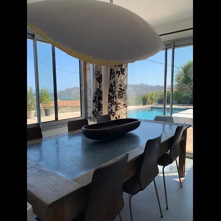 Avec Vue Sur La Baie De Santa Giulia A Porto-vecchio * Porto-Vecchio (Corsica)