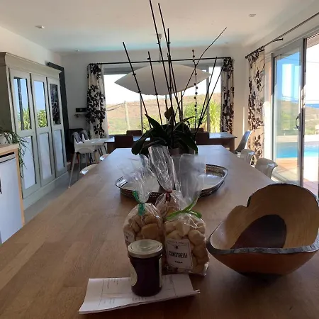 Villa Avec Vue Sur La Baie De Santa Giulia A Porto-vecchio *