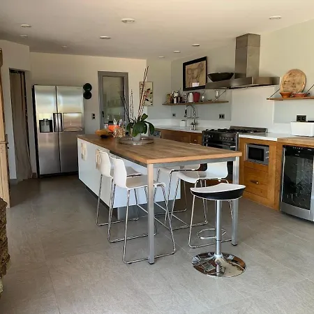 Avec Vue Sur La Baie De Santa Giulia A Porto-vecchio Villa *