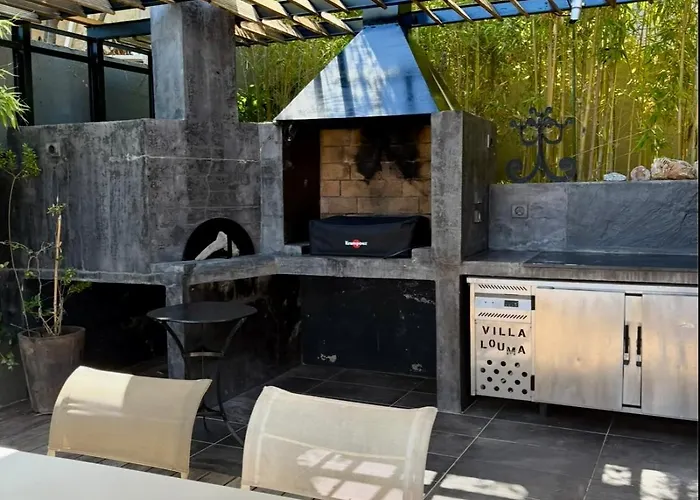 Villa Avec Vue Sur La Baie De Santa Giulia A Porto-vecchio *