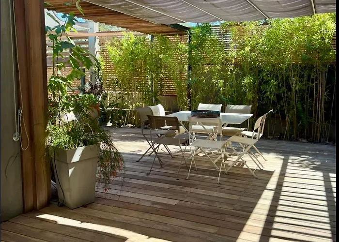 Avec Vue Sur La Baie De Santa Giulia A Porto-vecchio