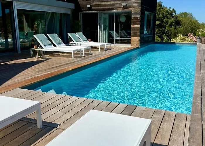 Avec Vue Sur La Baie De Santa Giulia A Porto-vecchio Villa Porto-Vecchio (Corsica)