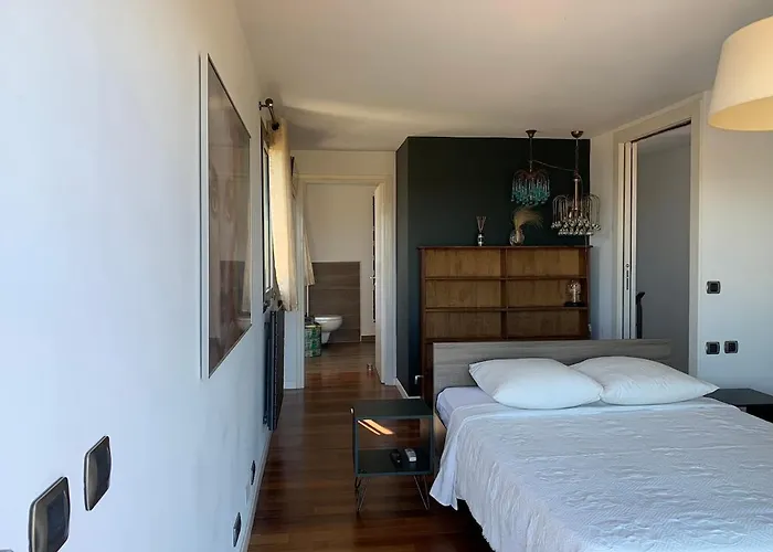 Avec Vue Sur La Baie De Santa Giulia A Porto-vecchio Villa