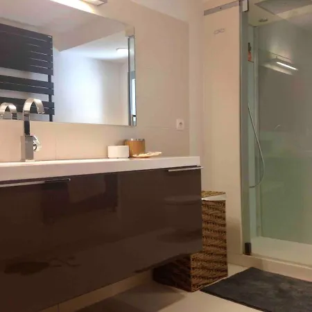 Avec Vue Sur La Baie De Santa Giulia A Porto-vecchio