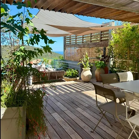 Avec Vue Sur La Baie De Santa Giulia à Porto-vecchio Villa *