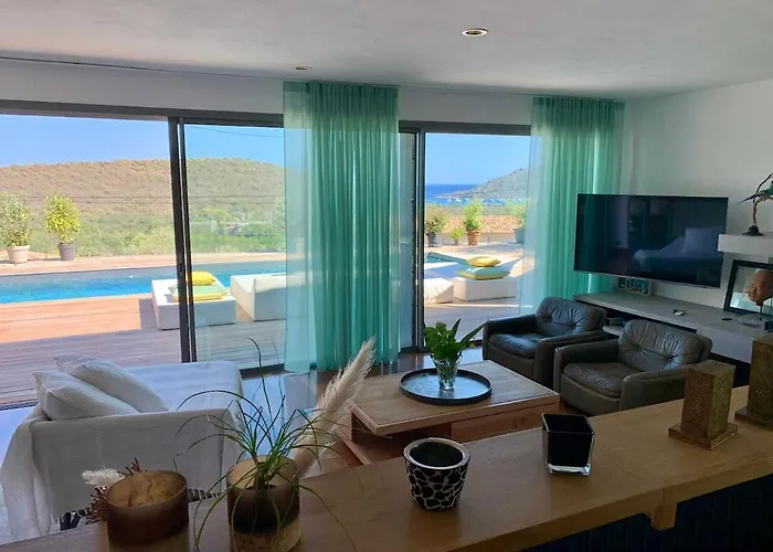 Avec Vue Sur La Baie De Santa Giulia A Porto-vecchio Villa Porto-Vecchio (Corsica)