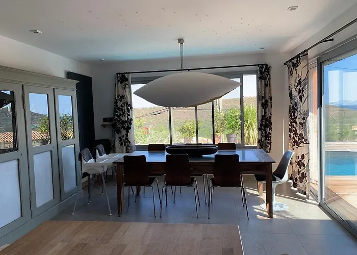 Villa Avec Vue Sur La Baie De Santa Giulia A Porto-vecchio *