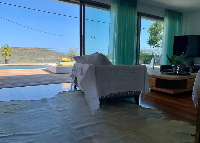 Avec Vue Sur La Baie De Santa Giulia A Porto-vecchio