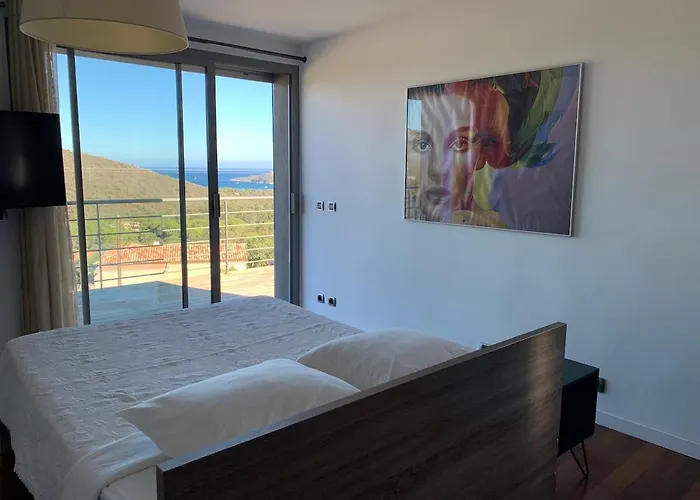 Avec Vue Sur La Baie De Santa Giulia A Porto-vecchio Villa